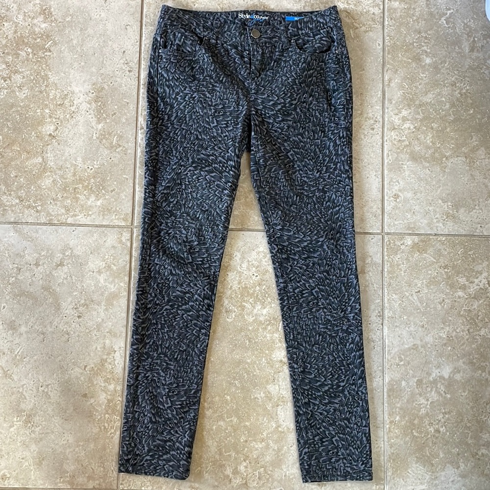 Black & Gray Floral Print Pants